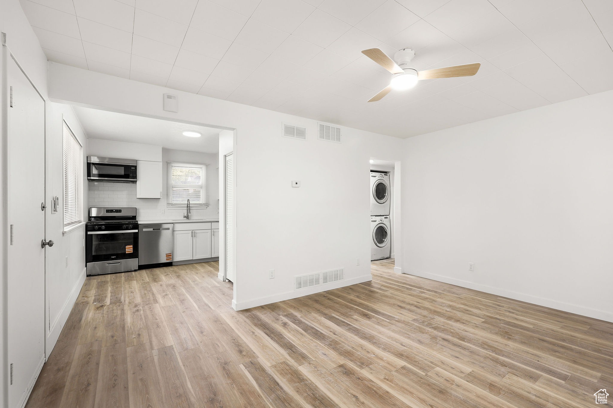 GRANDVIEW ACRES - Residential