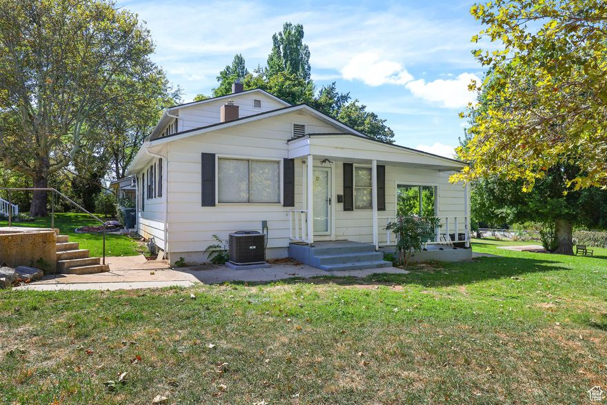 *** GORGEOUS FULLY REMODELED 2 BEDROOM MAIN LEVEL CONDO *** Mature trees surrounding the home providing lots of shade. Big covered back patio....with lots of open space. Everything inside is new: paint, laminate flooring, kitchen cabinets / countertops / appliances, bathroom, etc. Washer & dryer included.  This condo is turn key.