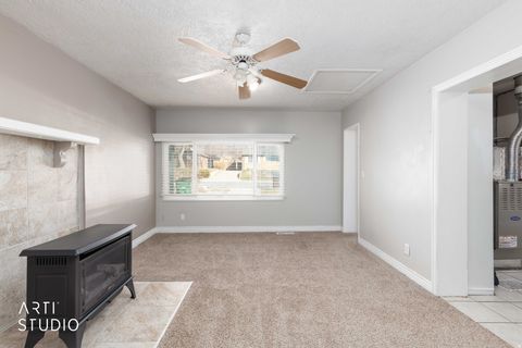 Tiny photo for 481 N 150 E, Kaysville, UT 84037 (MLS # 2140679)