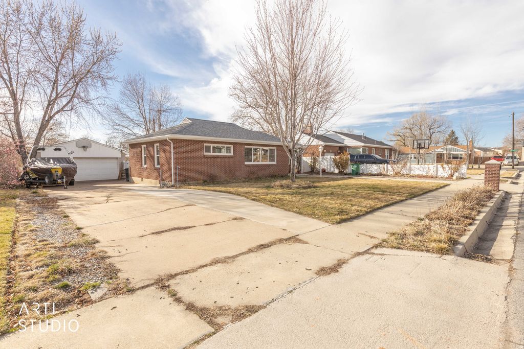 Photo of 481 N 150 E, Kaysville, UT 84037 (MLS # 2140679)