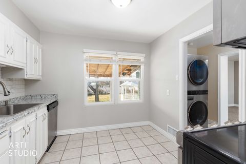 Tiny photo for 481 N 150 E, Kaysville, UT 84037 (MLS # 2140679)