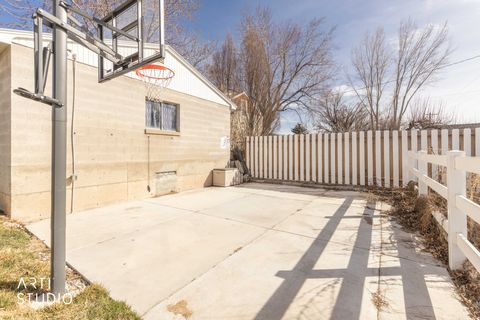 Tiny photo for 481 N 150 E, Kaysville, UT 84037 (MLS # 2140679)
