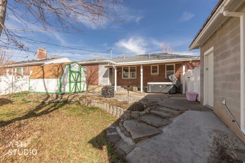 Tiny photo for 481 N 150 E, Kaysville, UT 84037 (MLS # 2140679)