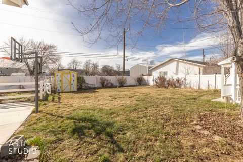 Tiny photo for 481 N 150 E, Kaysville, UT 84037 (MLS # 2140679)
