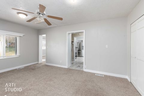Tiny photo for 481 N 150 E, Kaysville, UT 84037 (MLS # 2140679)