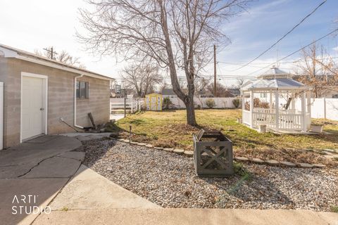 Tiny photo for 481 N 150 E, Kaysville, UT 84037 (MLS # 2140679)
