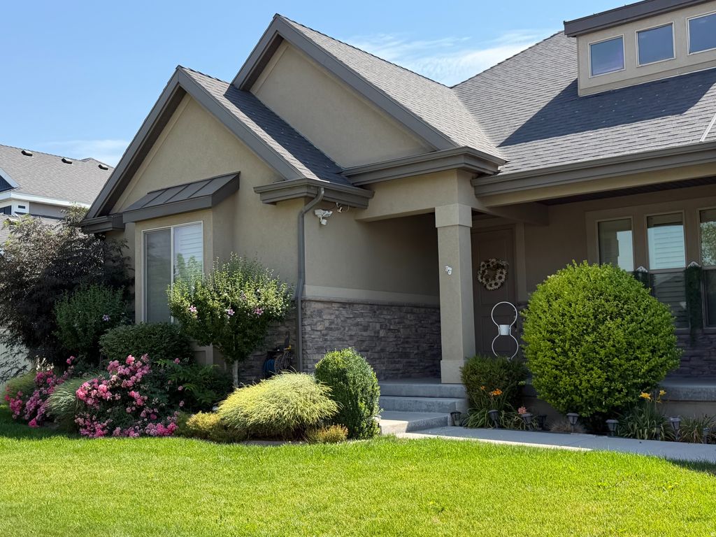 Photo of 12105 S GALENA GROVE WAY, Draper, UT 84020 (MLS # 2172905)
