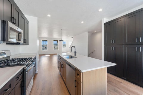 Townhouse For Sale - 7607 S New Sycamore Dr #430<br/> West Jordan, UT 84081