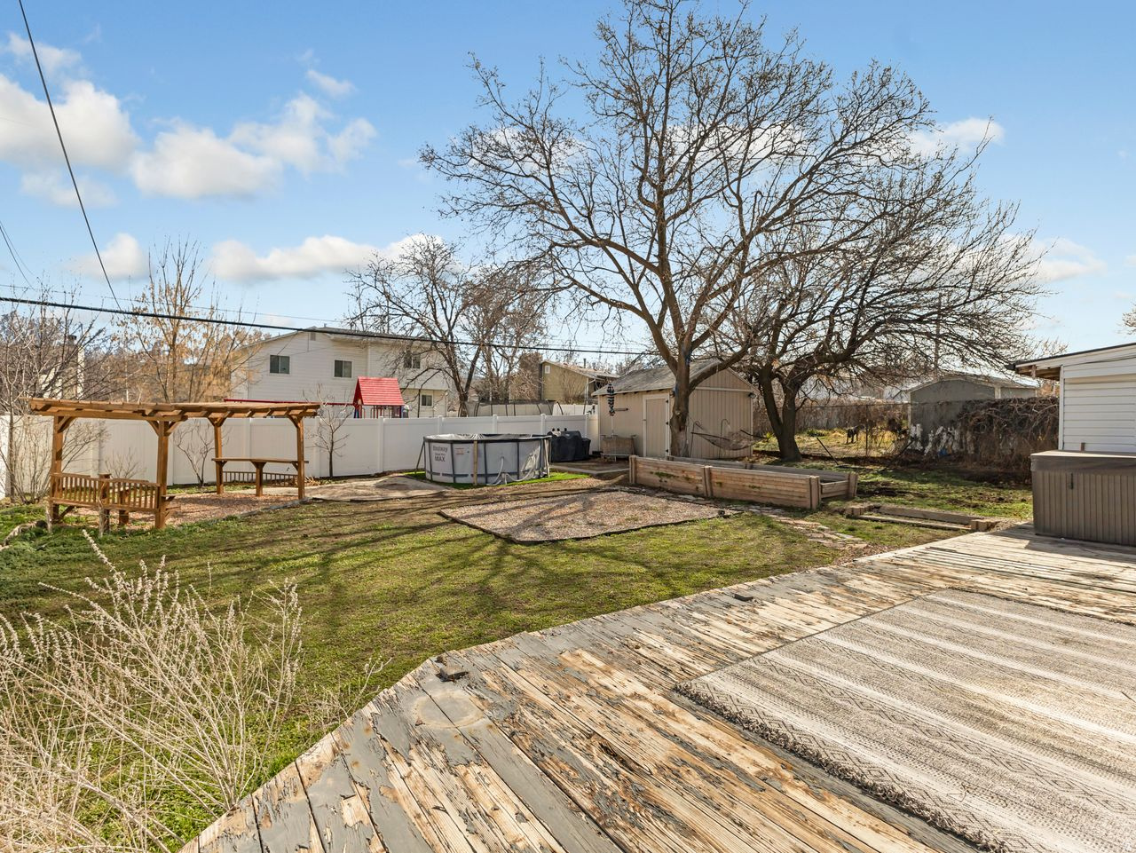 SOUTHERN ACRES - Residential