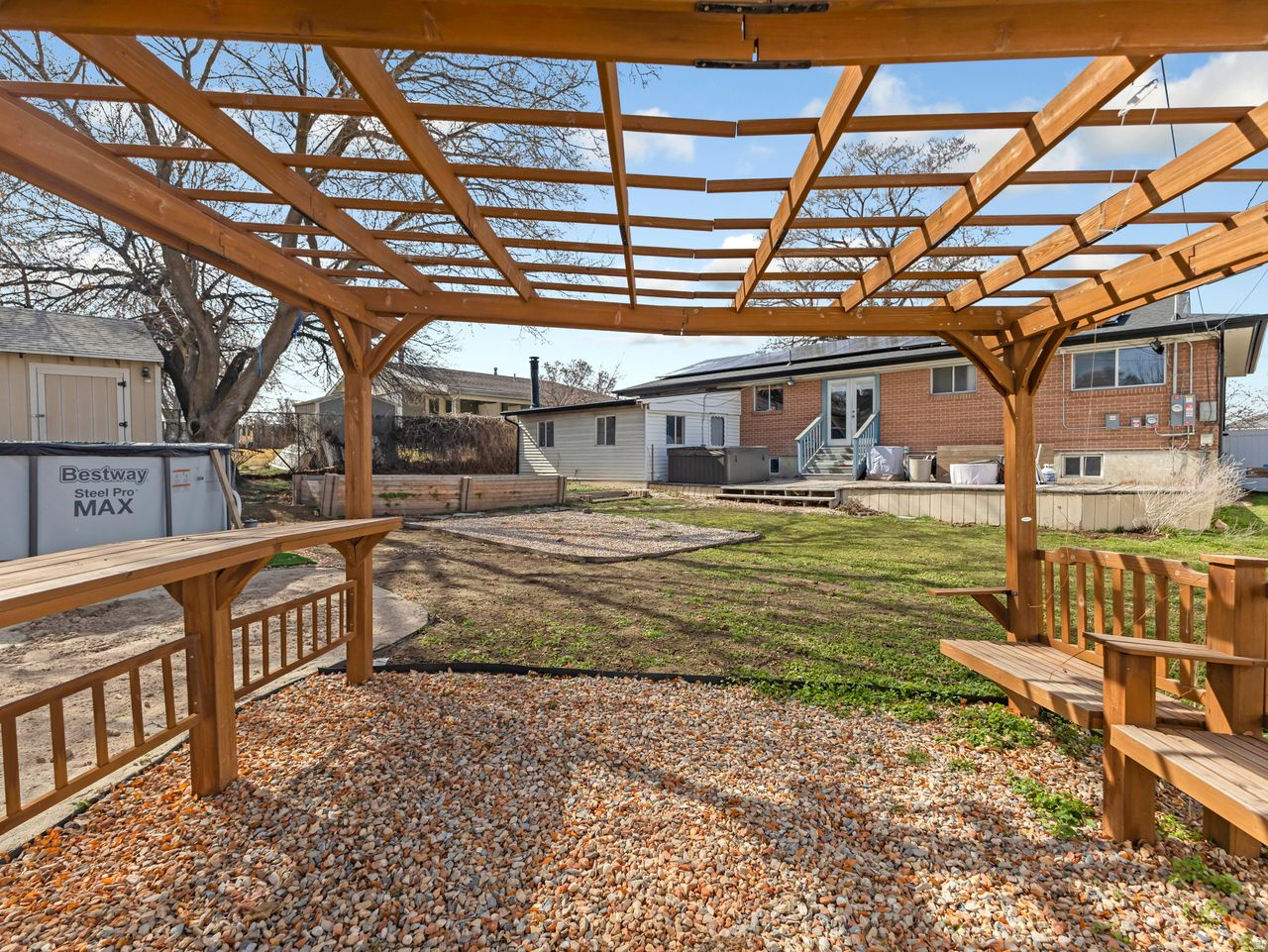 SOUTHERN ACRES - Residential