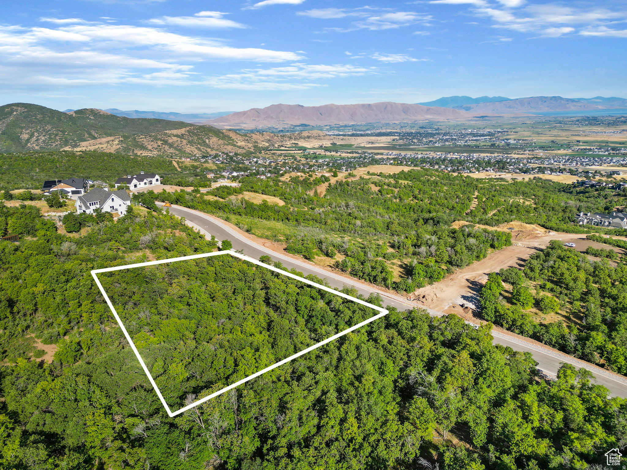 SUMMIT CREEK - Land
