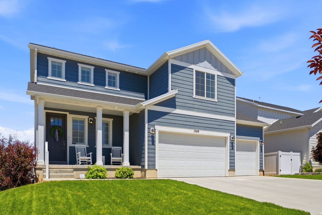 Photo of 1569 E 3175 N, Layton, UT 84040 (MLS # 2166390)