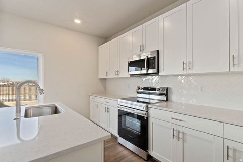 Tiny photo for 7069 N SANDSTONE WAY, Eagle Mountain, UT 84005 (MLS # 2149703)