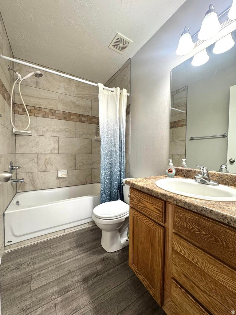 CEDAR WILLOWS - Residential