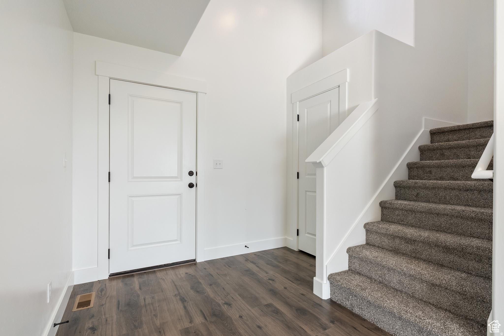 THE HILLS - Residential