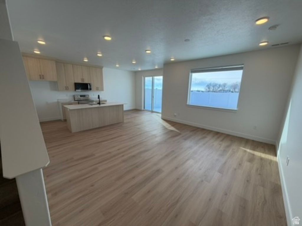 Photo of 611 N 300 W, Smithfield, UT 84335 (MLS # 2138612)