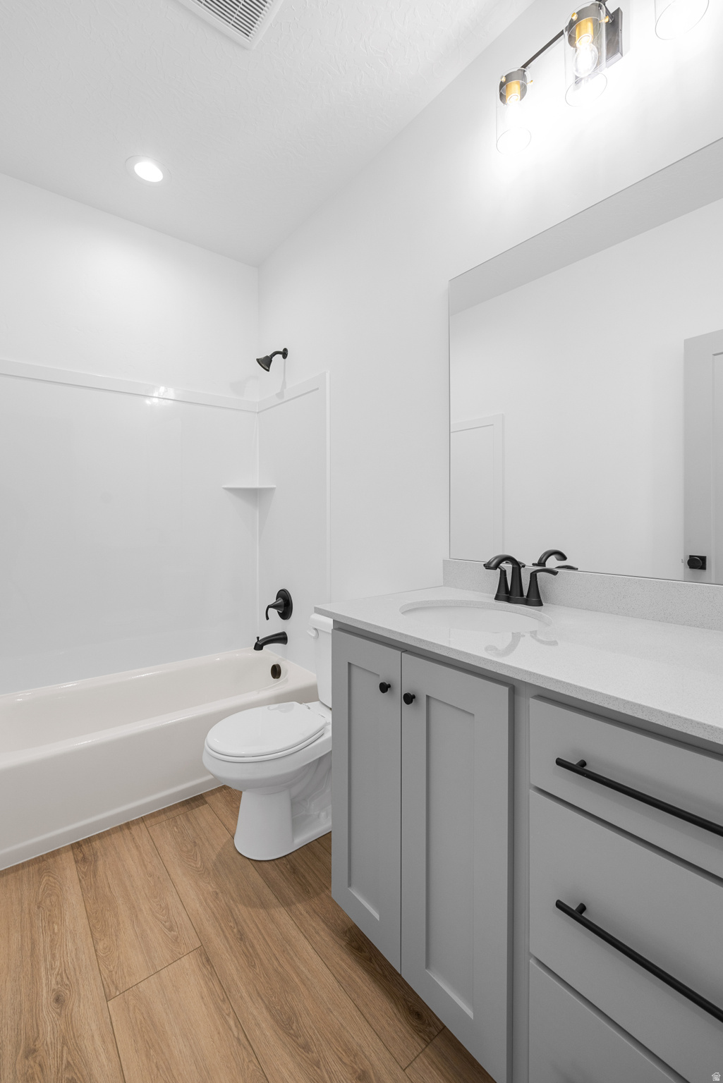 OAKRIDGE COVE - Residential