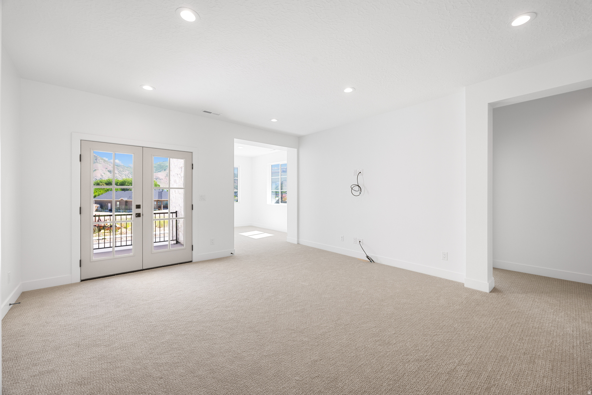 OAKRIDGE COVE - Residential