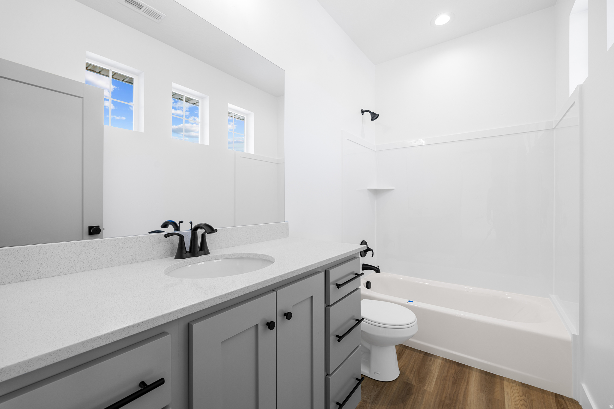 OAKRIDGE COVE - Residential