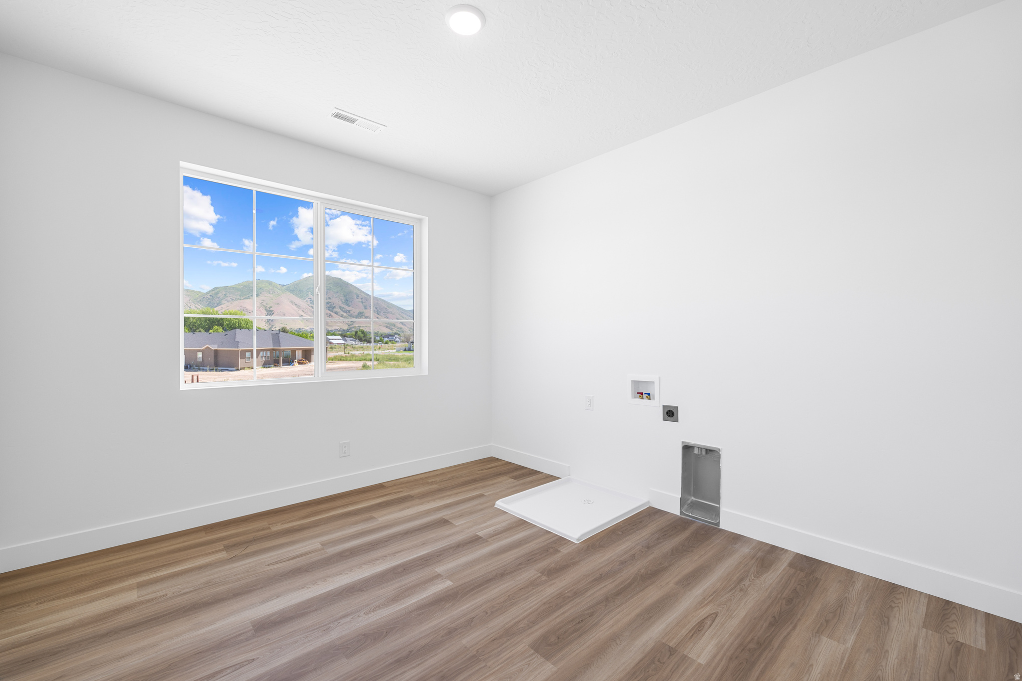 OAKRIDGE COVE - Residential