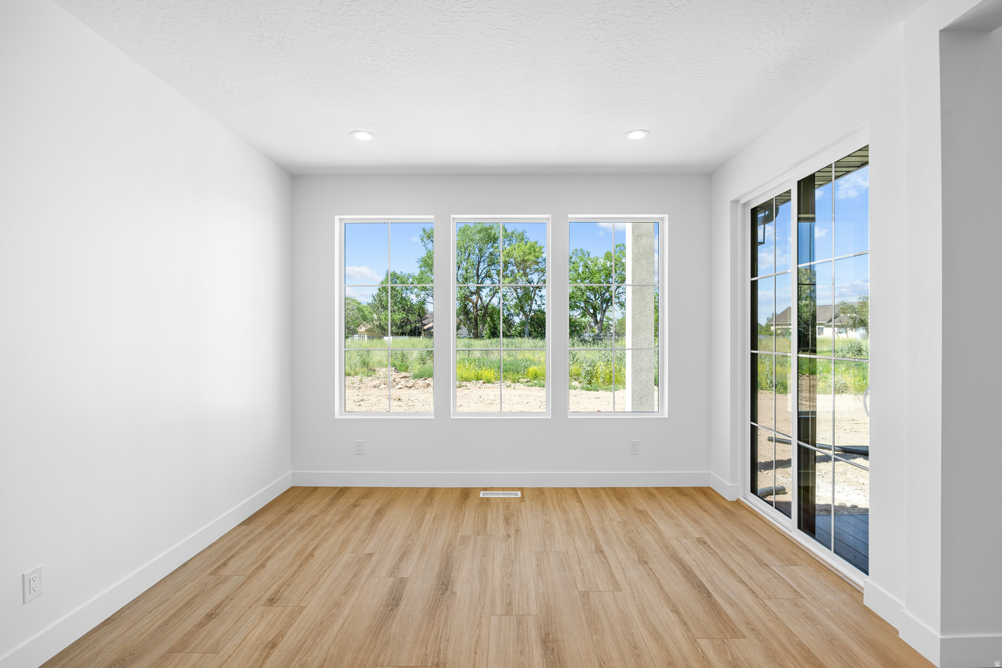 OAKRIDGE COVE - Residential