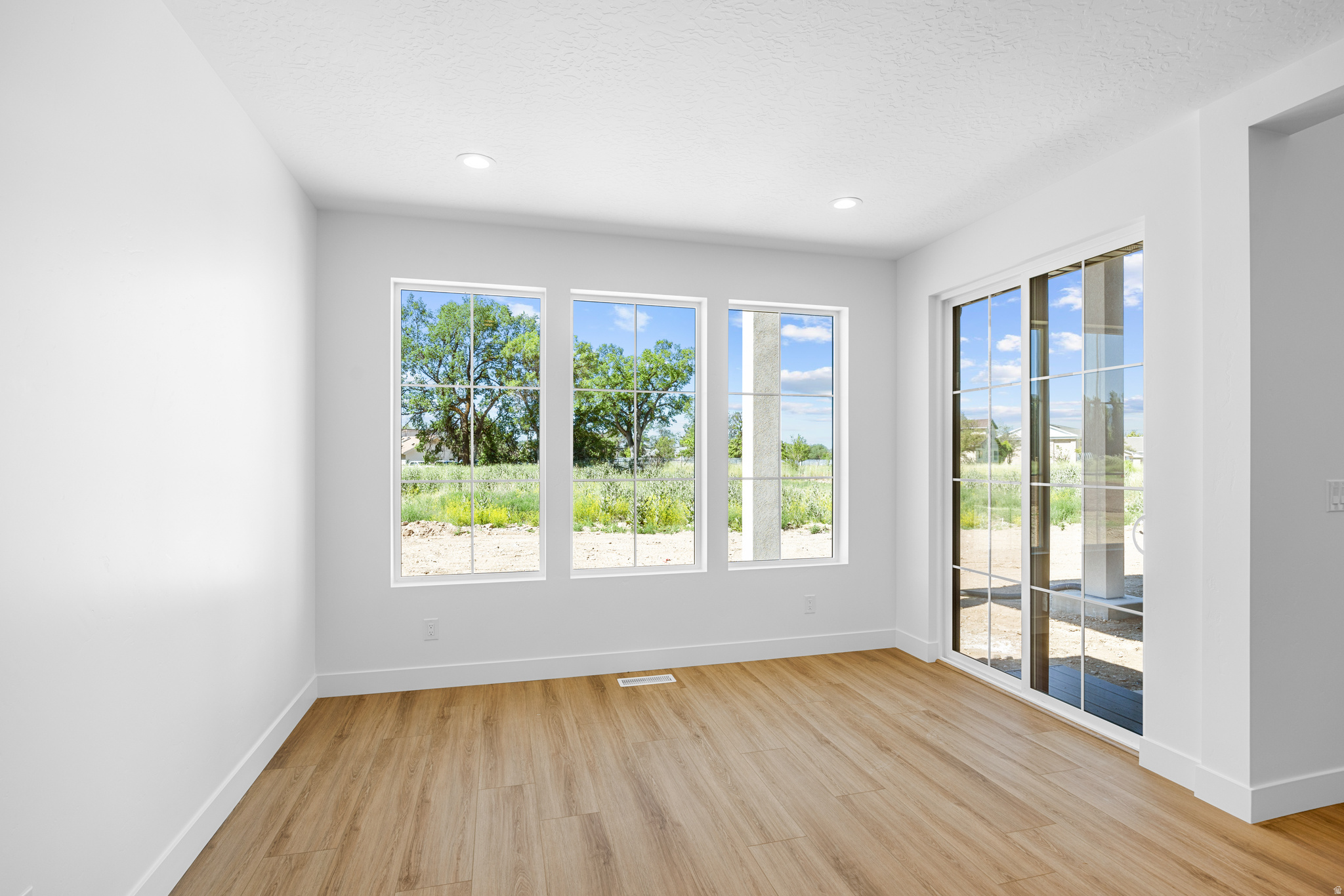OAKRIDGE COVE - Residential