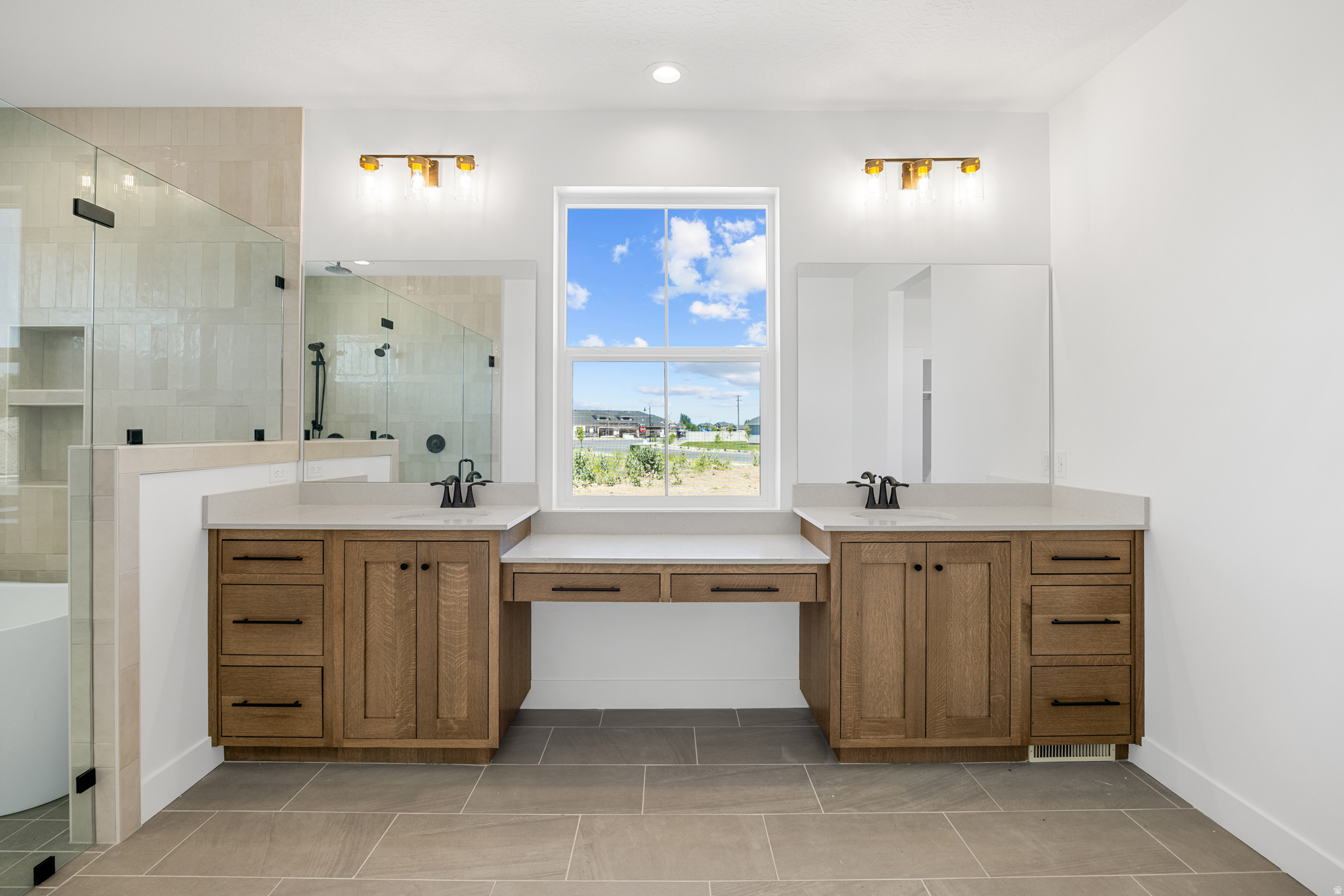 OAKRIDGE COVE - Residential