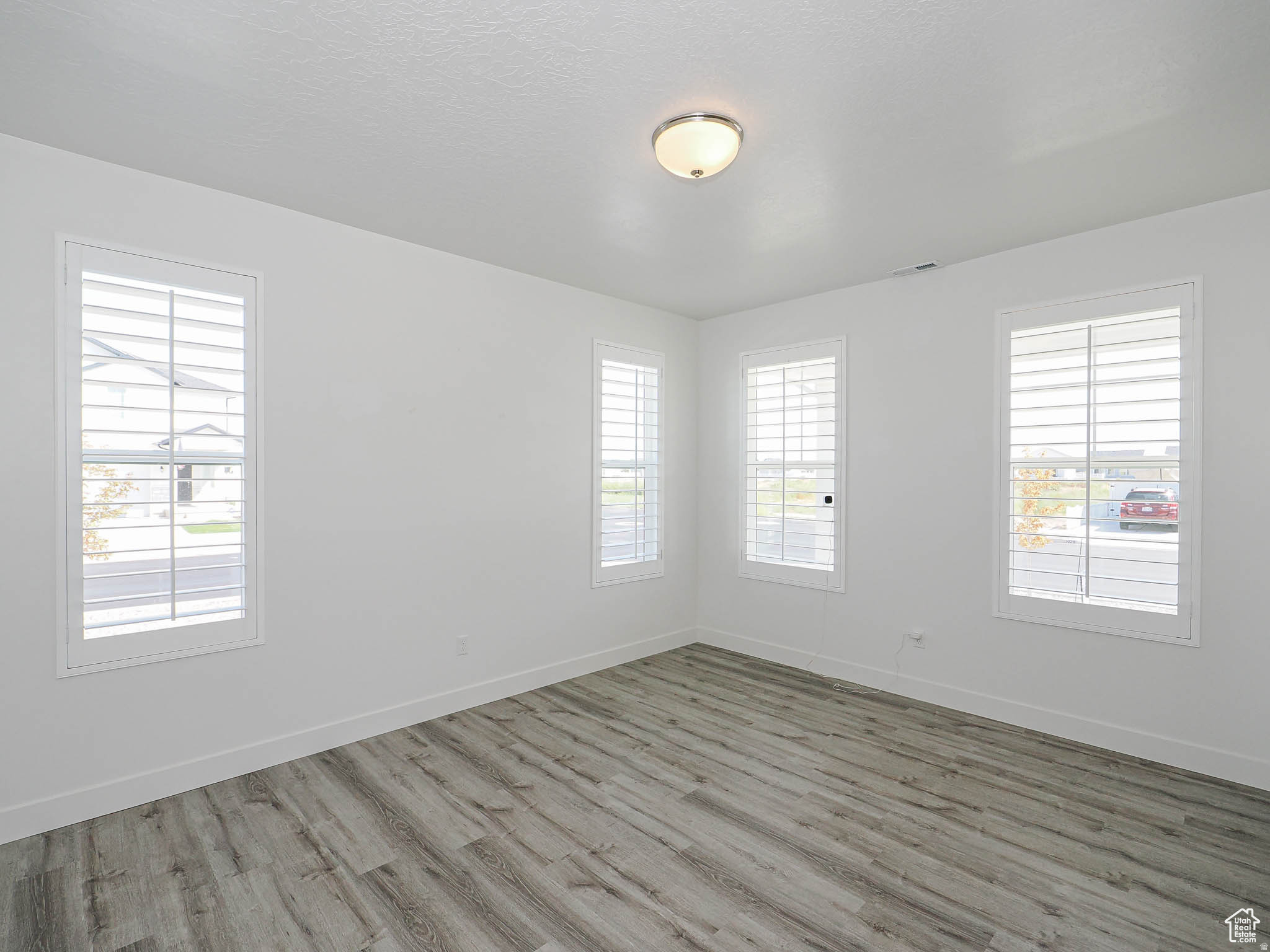 SHORELINE WEST - Residential