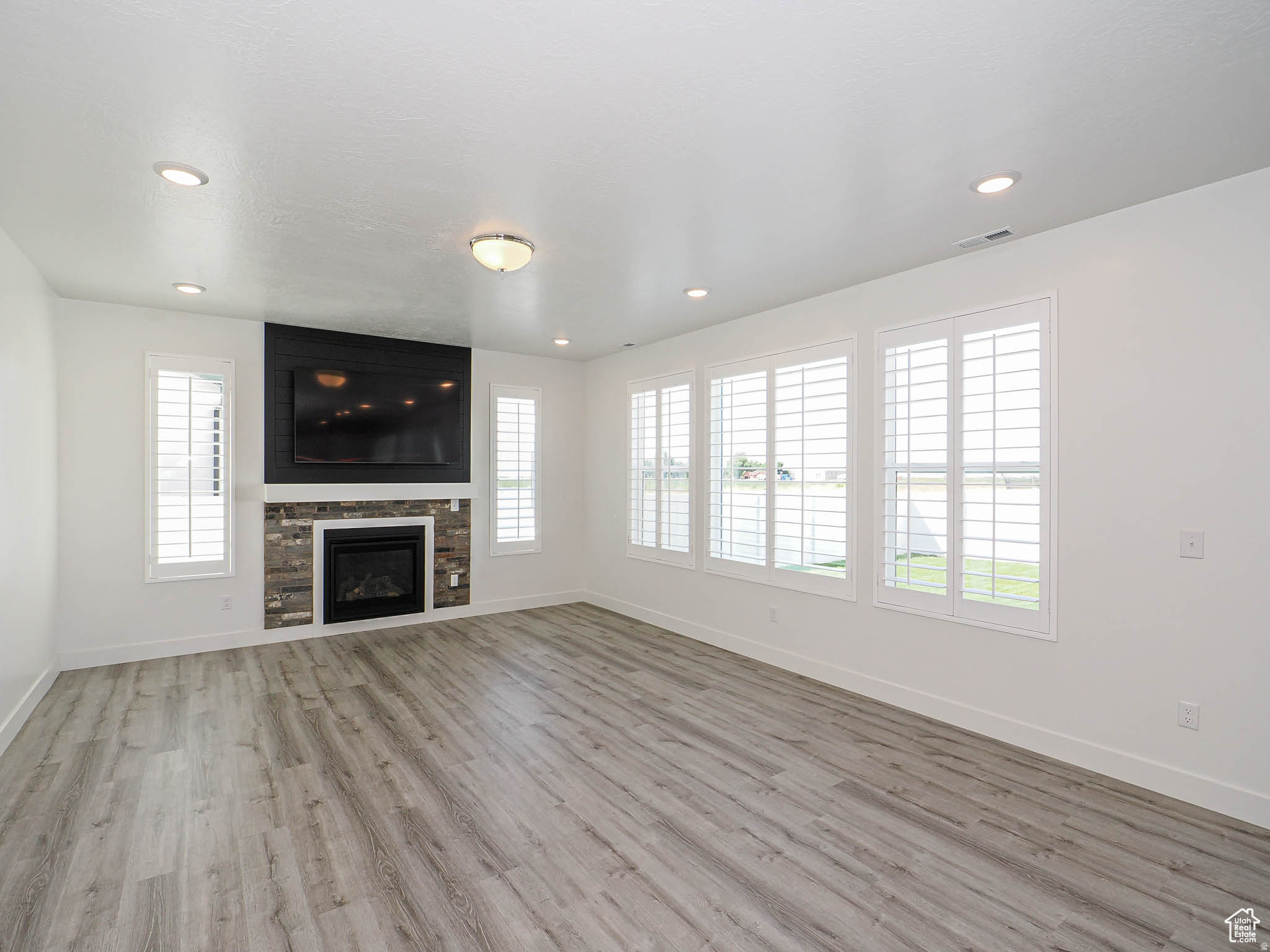 SHORELINE WEST - Residential