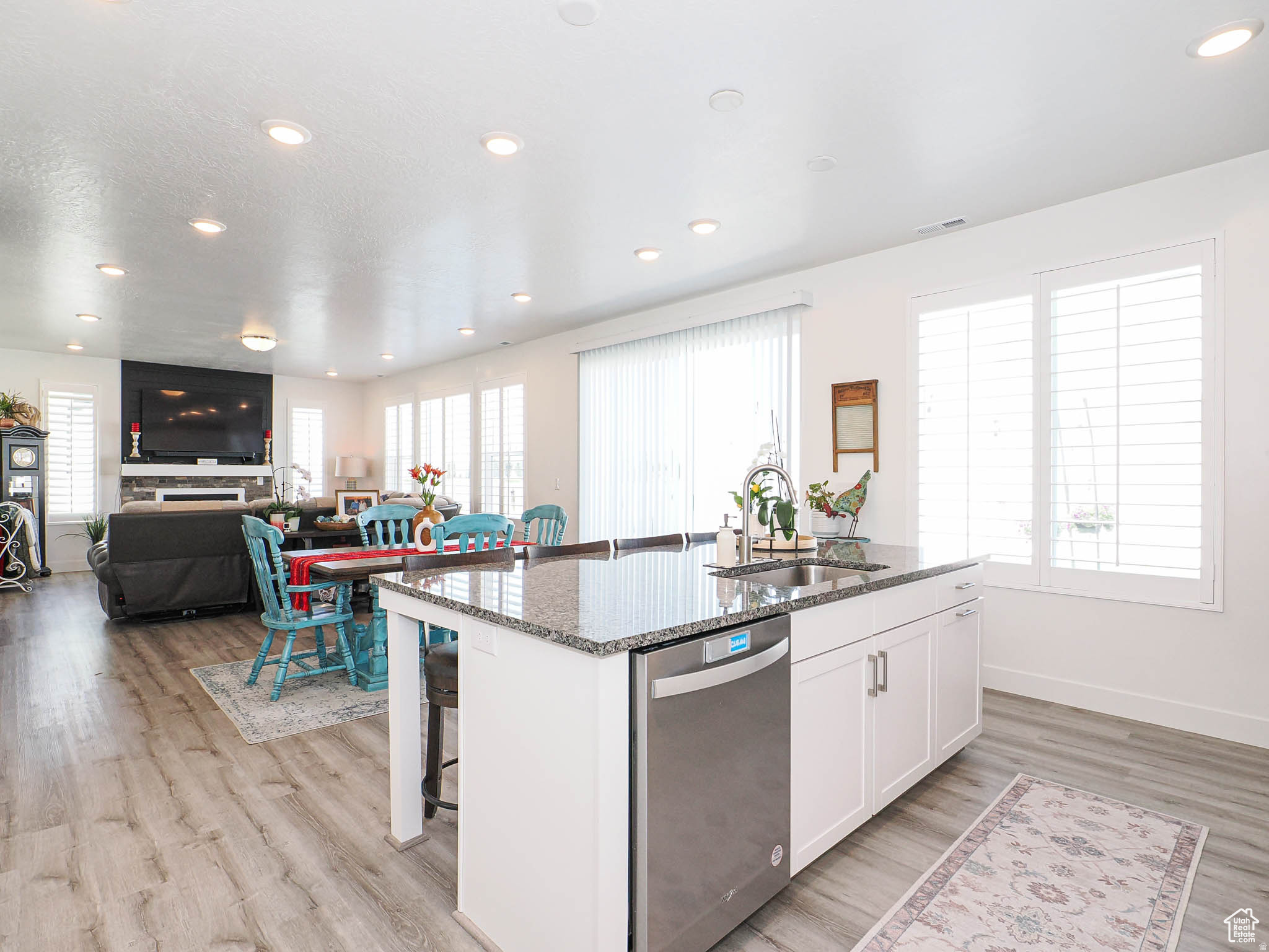 SHORELINE WEST - Residential