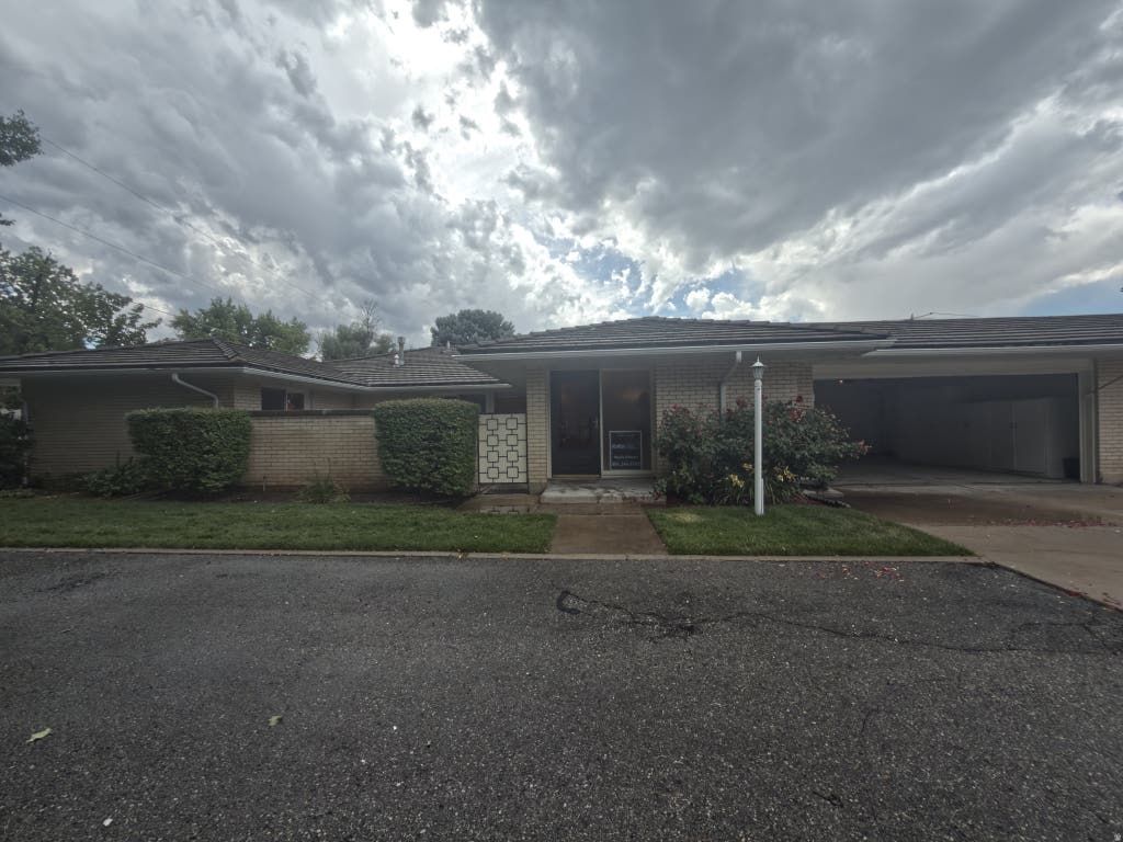 Photo of 1938 E 5150 S, Holladay, UT 84117 (MLS # 2168365)