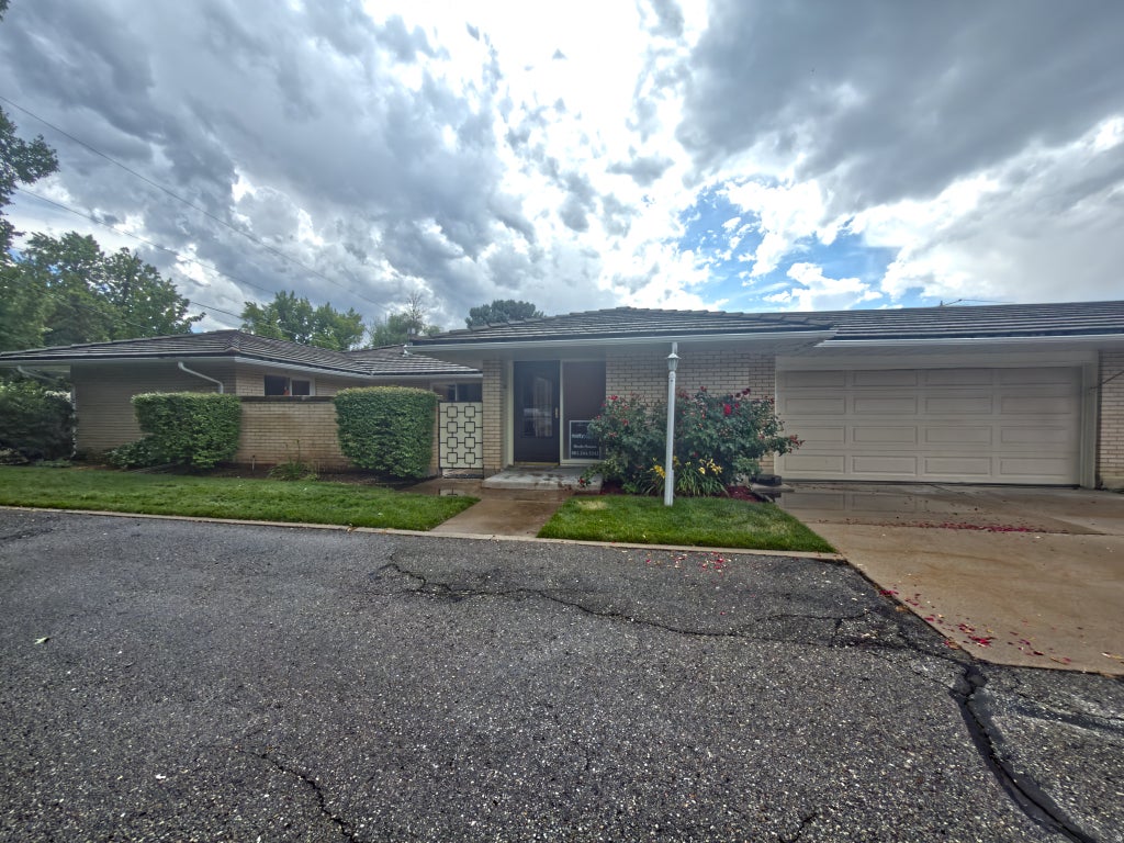 Photo of 1938 E 5150 S, Holladay, UT 84117 (MLS # 2168365)