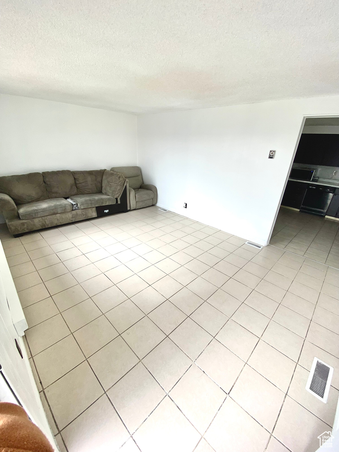5444 W Bailiff Dr, Kearns, Utah image 2