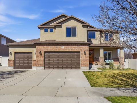 Photo of 13578 S BUCKEYE VIEW WAY, Riverton, UT 84096 (MLS # 2142379)