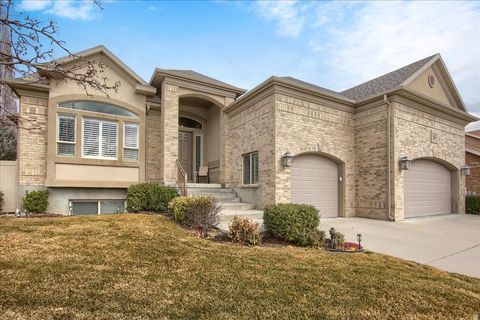 Tiny photo for 1653 E CRESCENT VIEW CIRCLE CIR, Sandy, UT 84092 (MLS # 2137923)