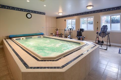 Tiny photo for 1653 E CRESCENT VIEW CIRCLE CIR, Sandy, UT 84092 (MLS # 2137923)