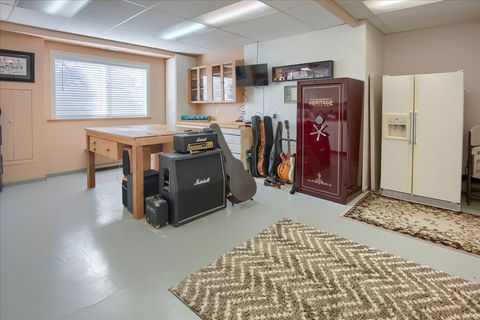 Tiny photo for 1653 E CRESCENT VIEW CIRCLE CIR, Sandy, UT 84092 (MLS # 2137923)