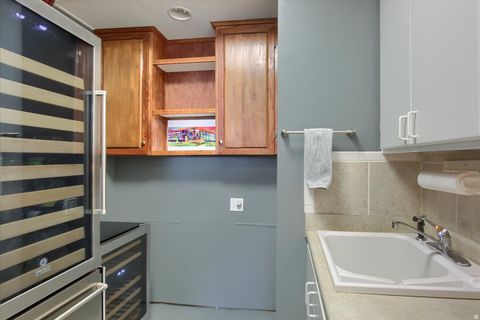 Tiny photo for 1653 E CRESCENT VIEW CIRCLE CIR, Sandy, UT 84092 (MLS # 2137923)