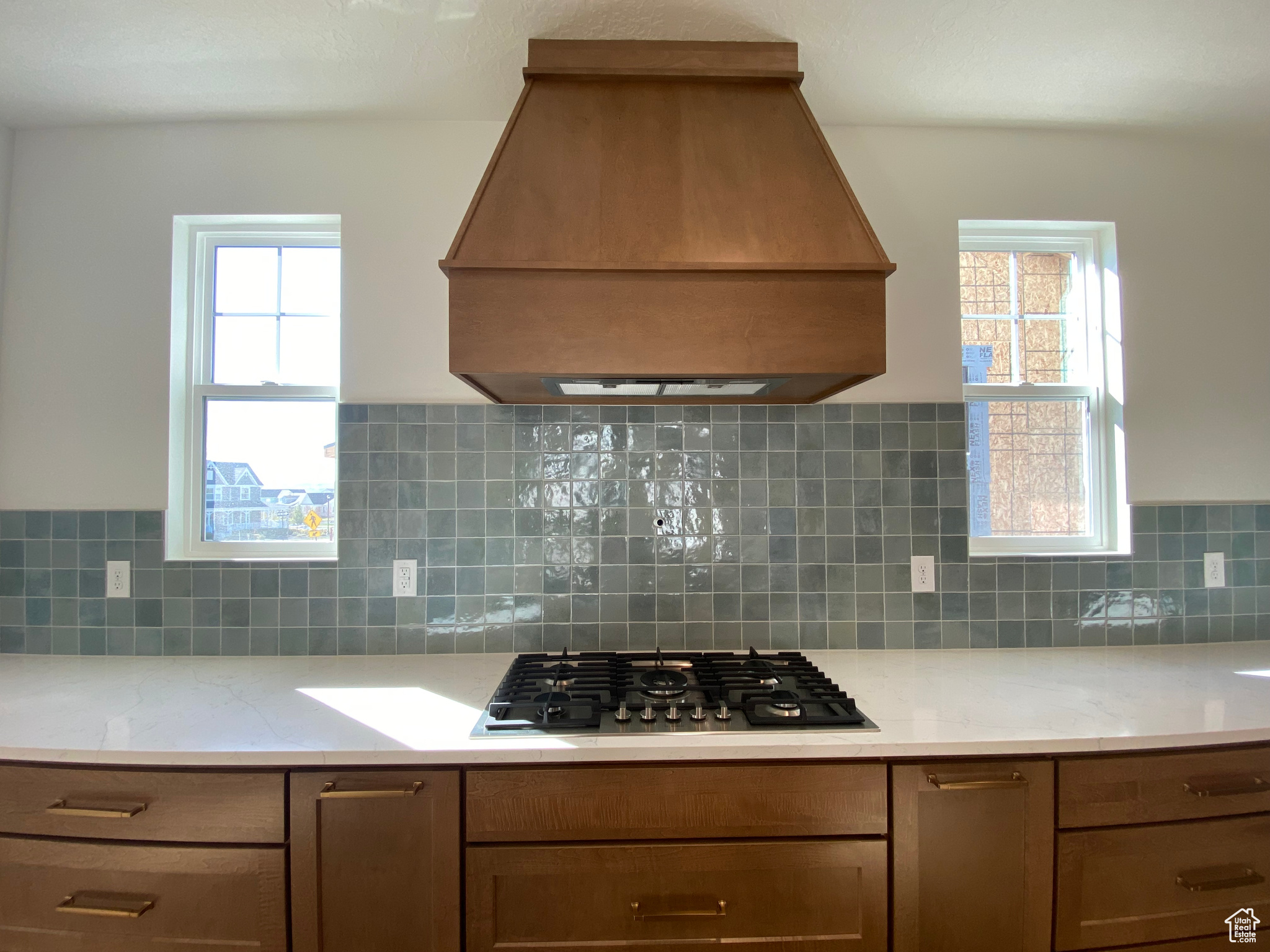 DAYBREAK - Residential