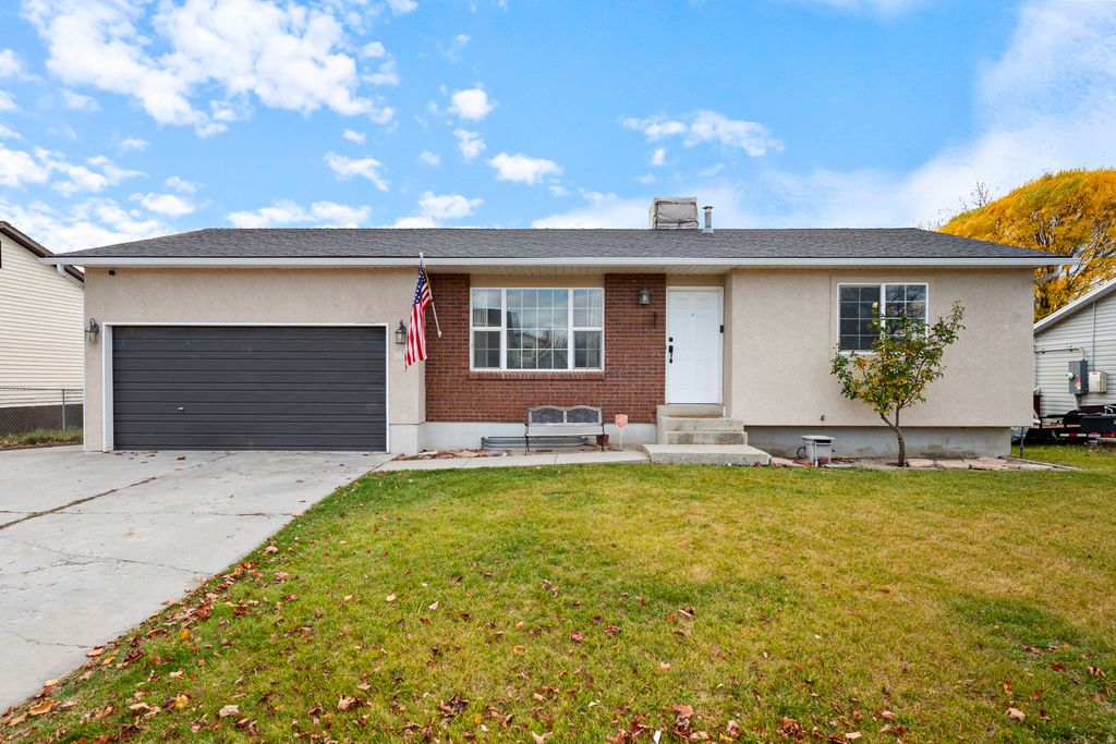 Photo of 5924 RED ZINC DR. Dr, Salt Lake City, UT 84118 (MLS # 2124596)