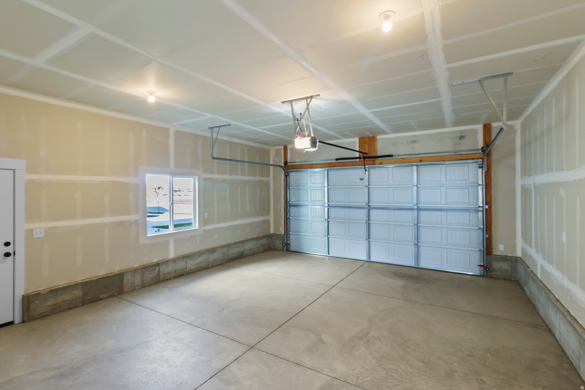 ENVISION ESTATES - Residential