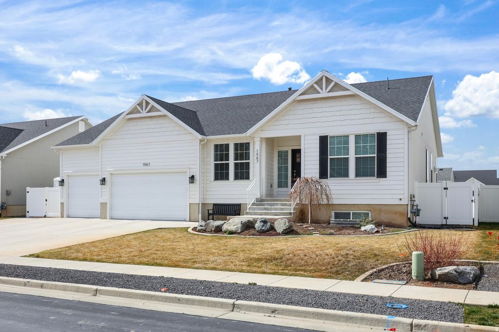 Photo of 1567 N 550 E, North Ogden, UT 84404 (MLS # 2143294)