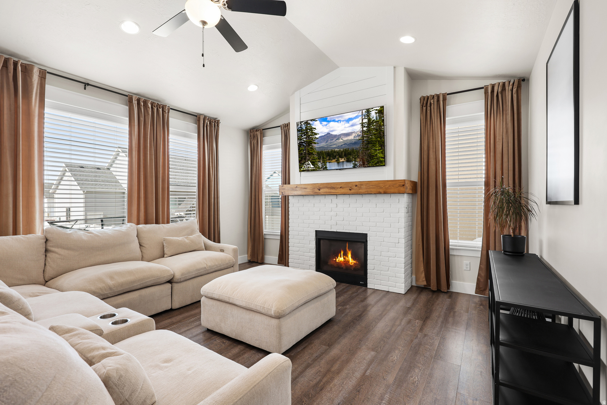 WOODFIELD FARMS - Residential