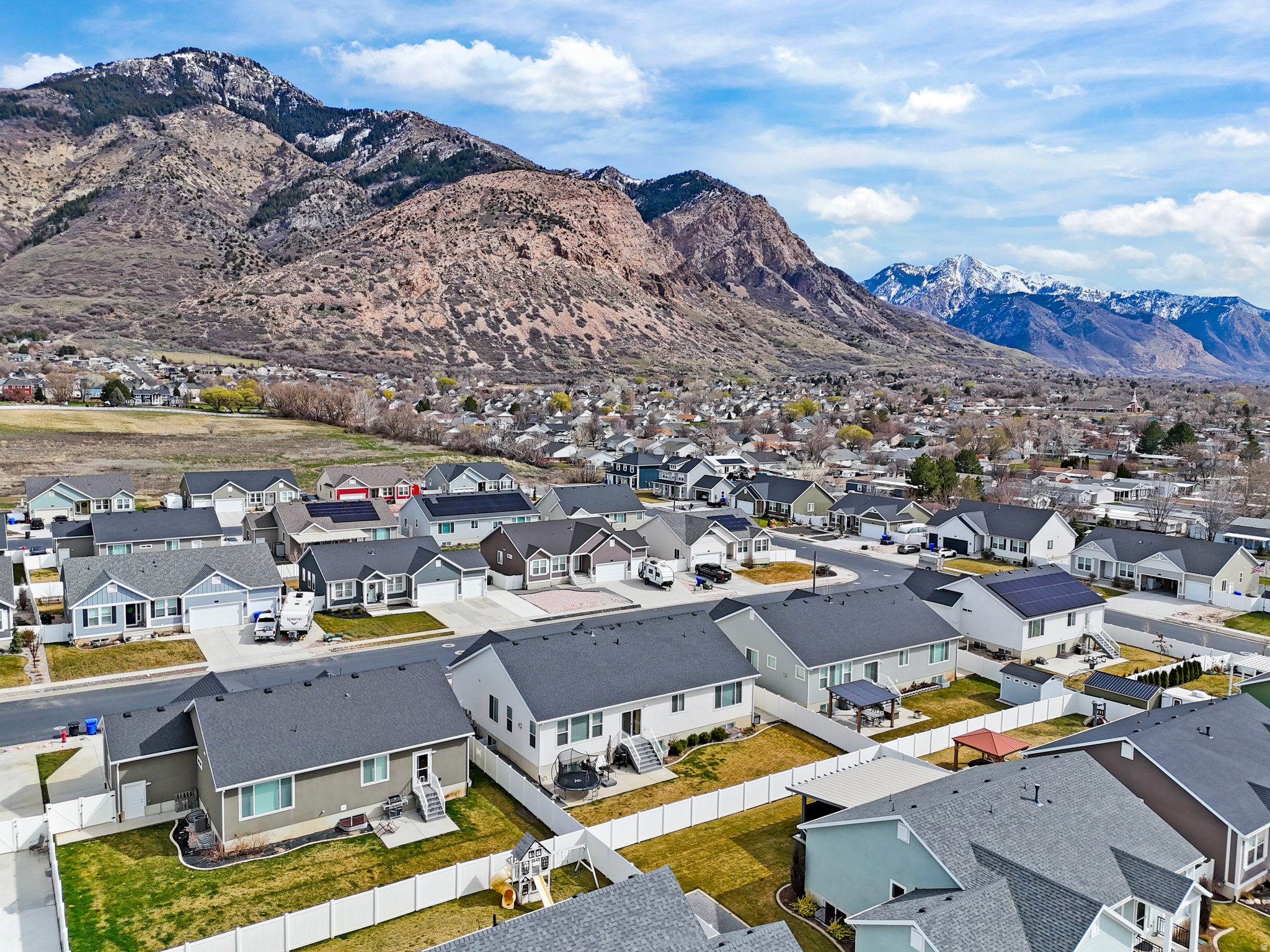 WOODFIELD FARMS - Residential