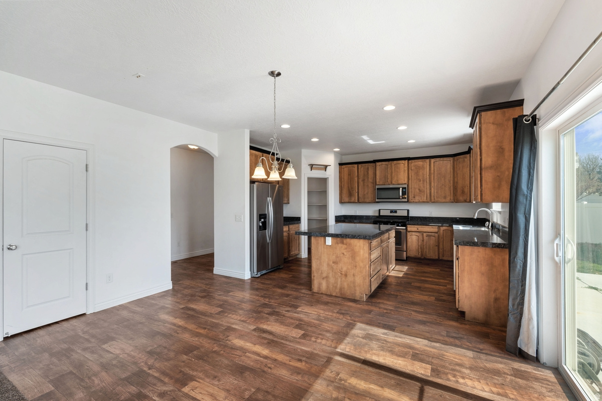 SUNSET ESTATES - Residential