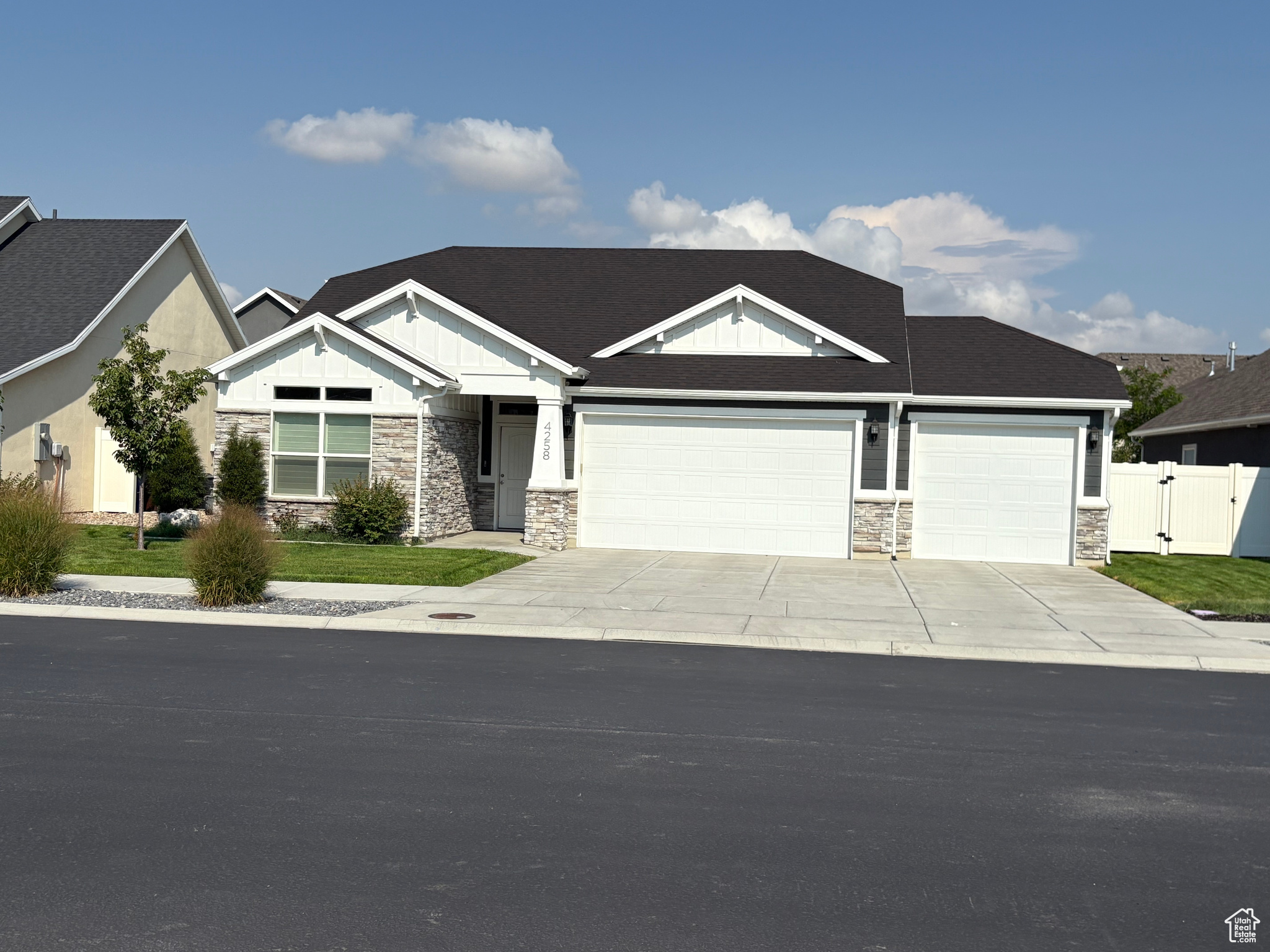 GREEN FARM  FIELDS AT GREEN FARM HOA - Residential
