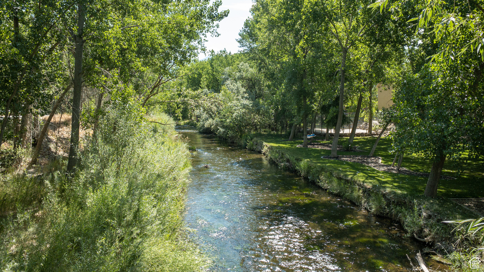 RIVER COVE - Land
