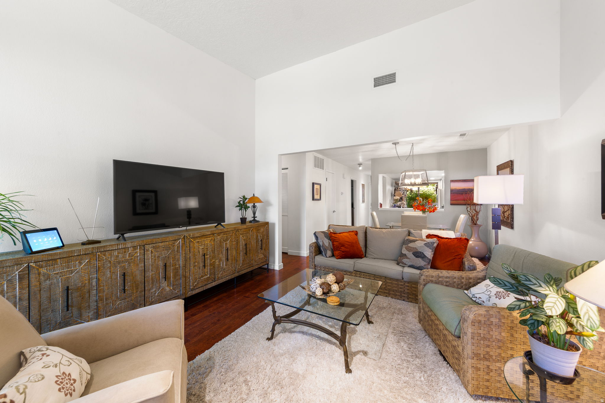 BLOOMINGTON COUNTRY CLUB 3-2 - Residential