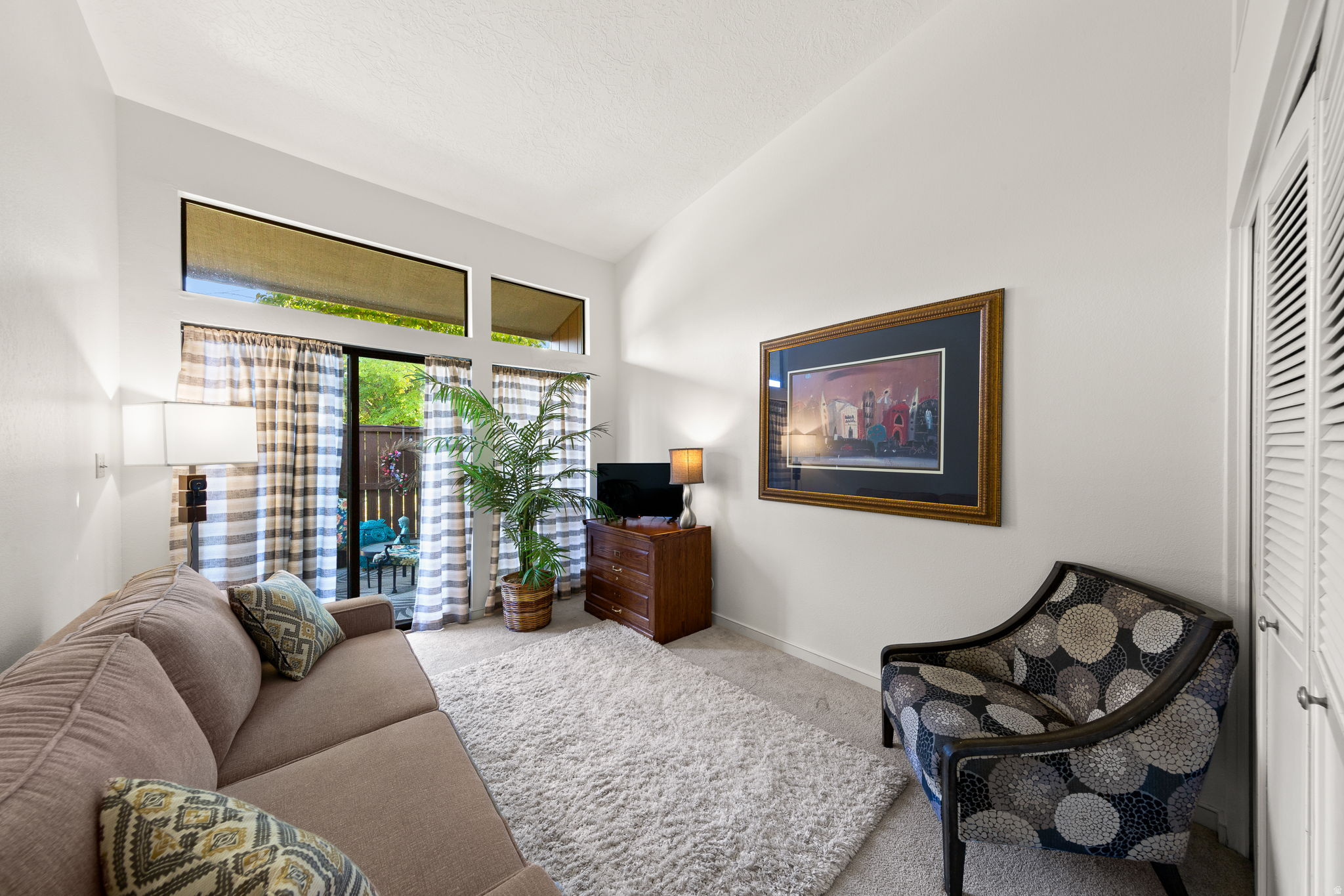 BLOOMINGTON COUNTRY CLUB 3-2 - Residential