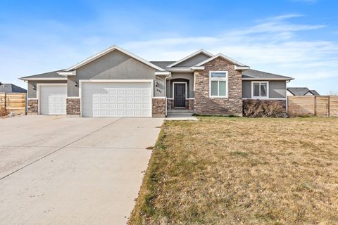 Tiny photo for 822 S 270 E, Nephi, UT 84648 (MLS # 2132910)